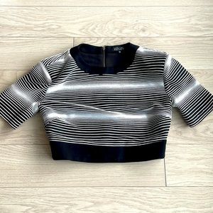 Gorgeous structured crop top with shoulder pads